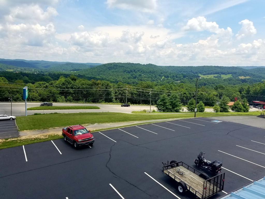 Baymont By Wyndham Cookeville Exterior photo