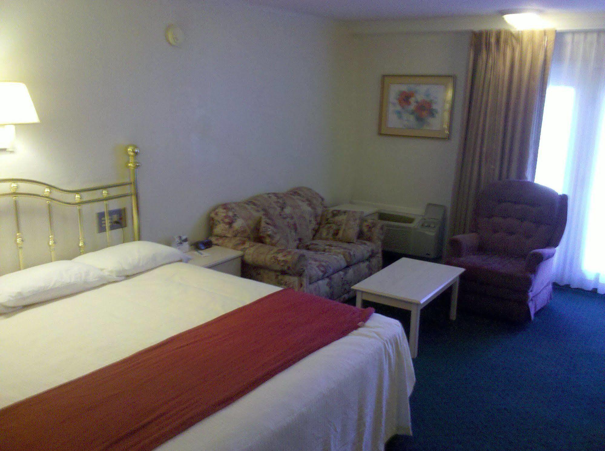 Baymont By Wyndham Cookeville Room photo